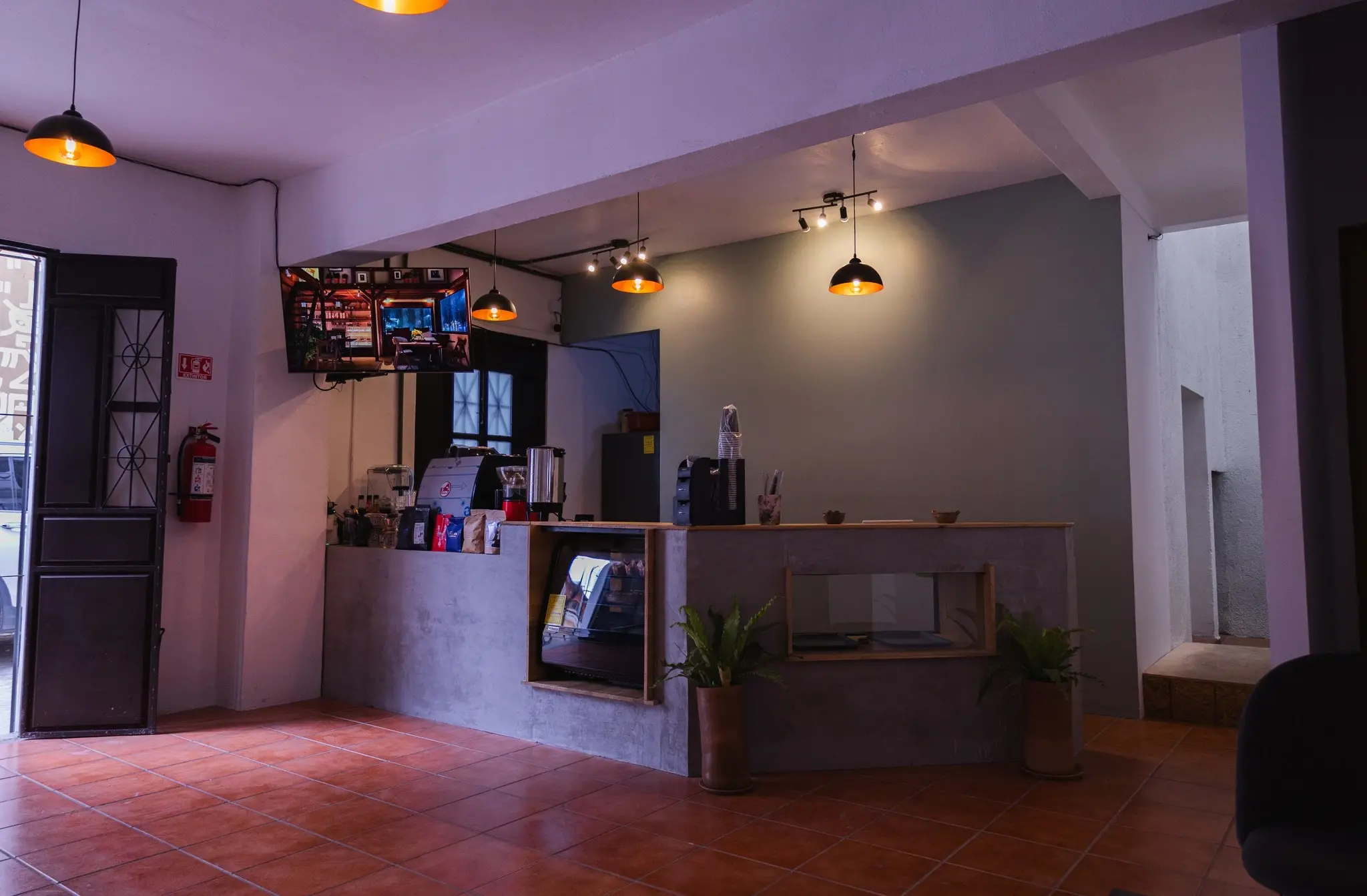 Barra de cafe de especialidad en planta baja